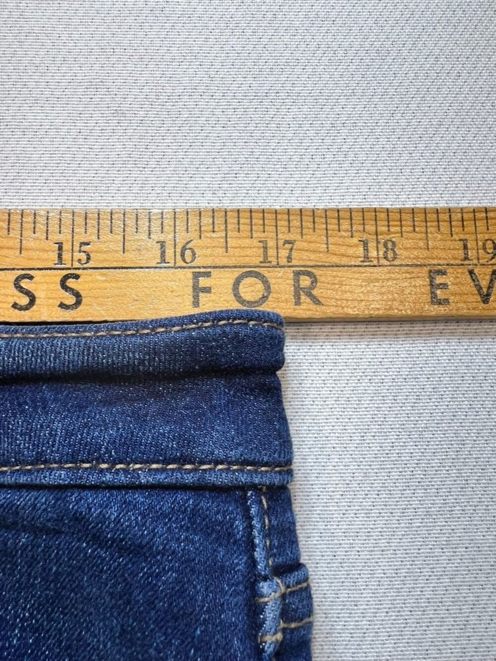 Old Navy Women's Mid-Rise Rockstar Super Skinny Jeans Stretch Denim Size 12 Blue - Picture 7 of 10